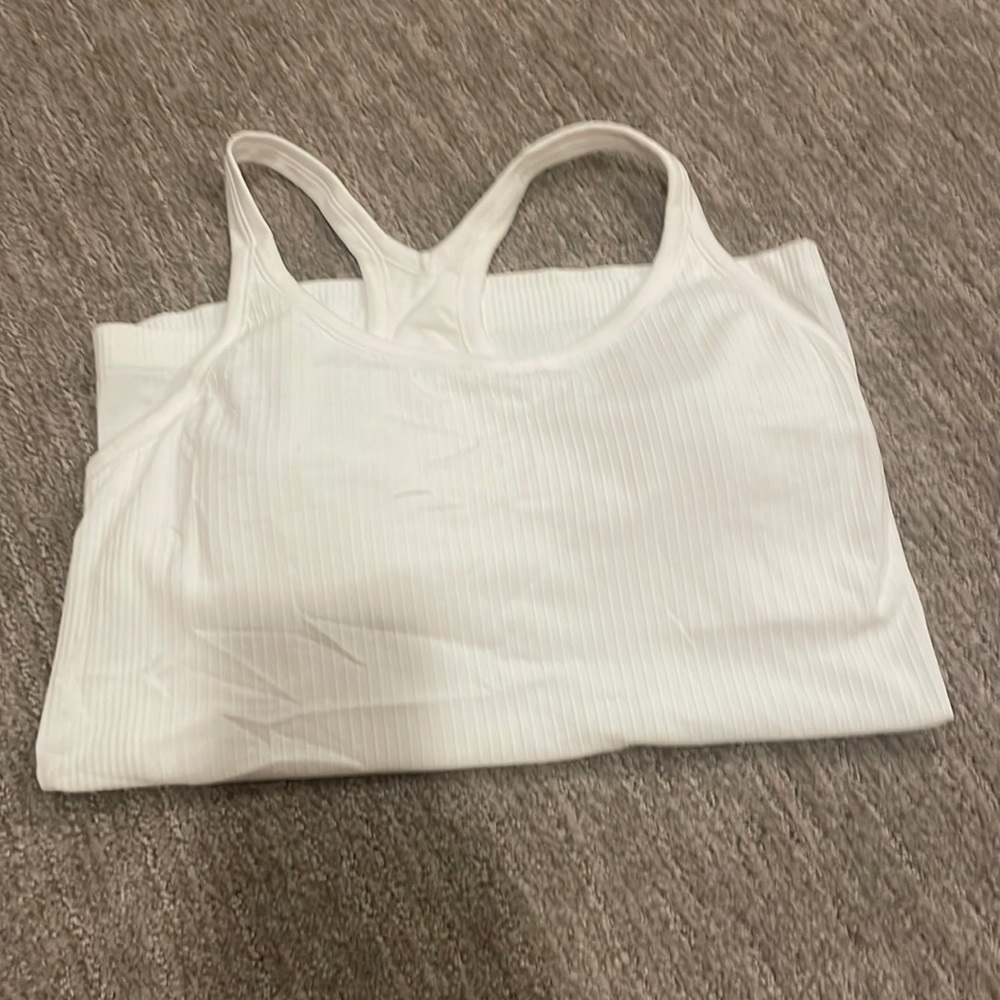 Lululemon Ebb to street tank